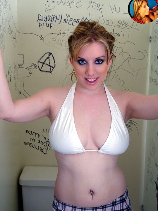 21P Suja colegial vagabunda Heather Summers chupa pau preto na sessão de Gloryhole