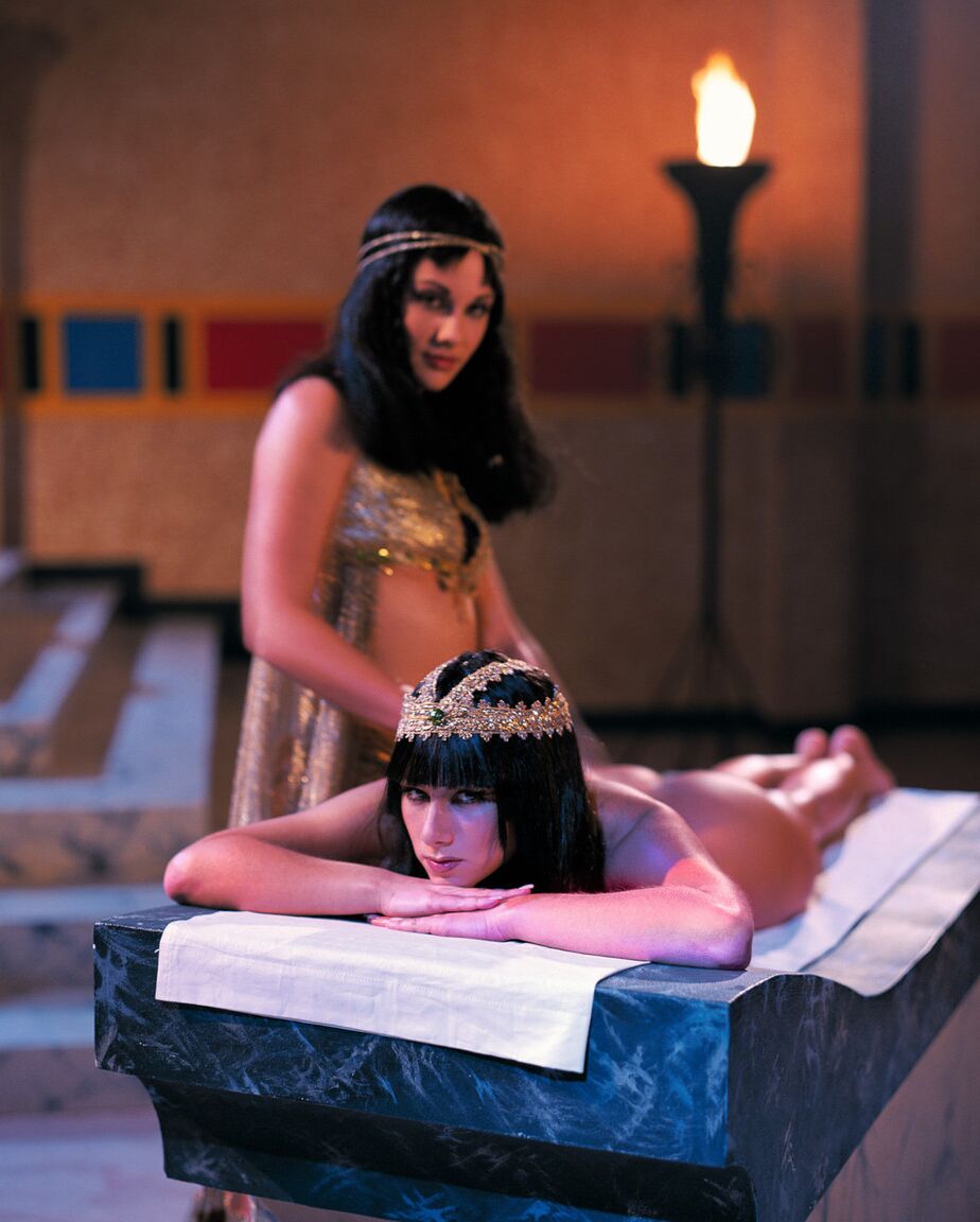 12P Egyptian courtesans do anal after interrupting their lesbian lovemaking