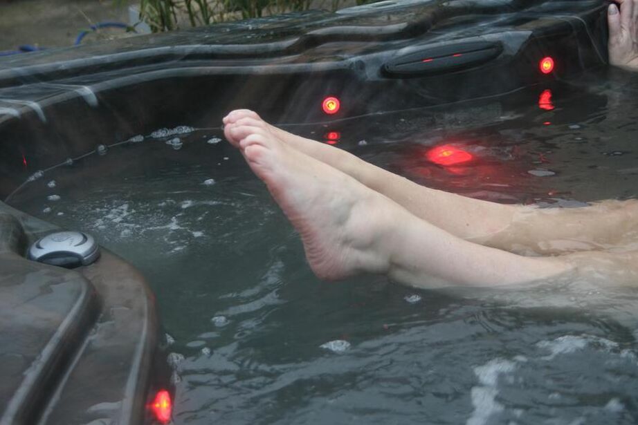 20P Fat oma changes into nylons and heels after lounging naked in hot tub