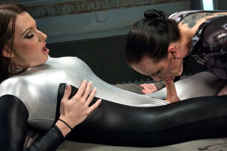 15P TS Eva Cassini, Latex