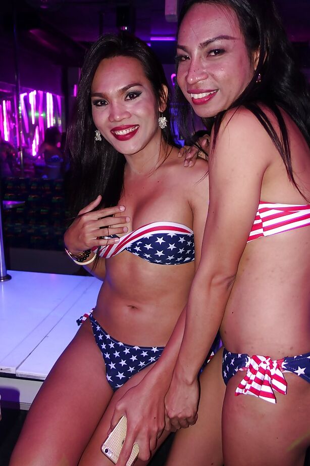 16P Recopilación de varias travestis asiáticas en bikini y lencería