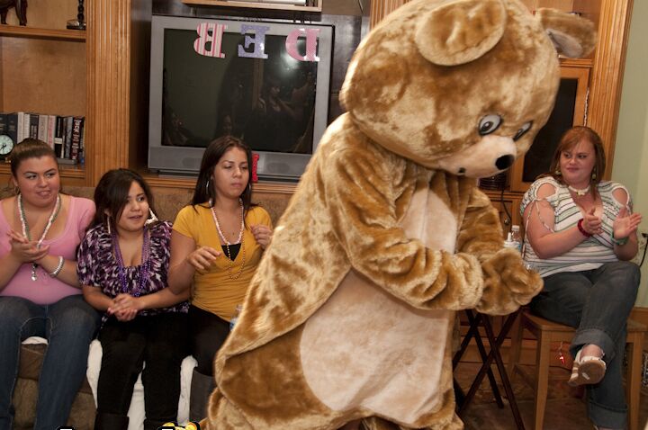 16P Festa vestida com garotas peitudas fazendo punhetas e boquetes