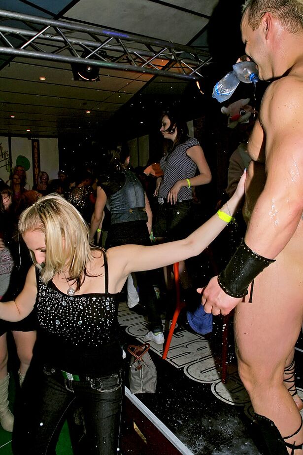 16P Slutty amateurs spend some good time with male strippers at the party