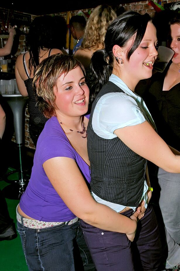 16P Slutty amateurs spend some good time with male strippers at the party