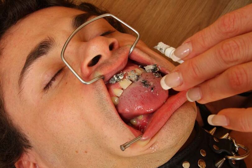 16P Страшные фотографии без цензуры, показывающие безумный акт настоящего женского доминирования