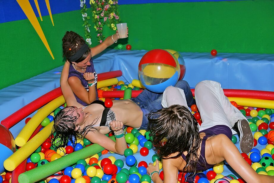 16P Seductive amateurs getting banged hardcore by malestrippers at the party