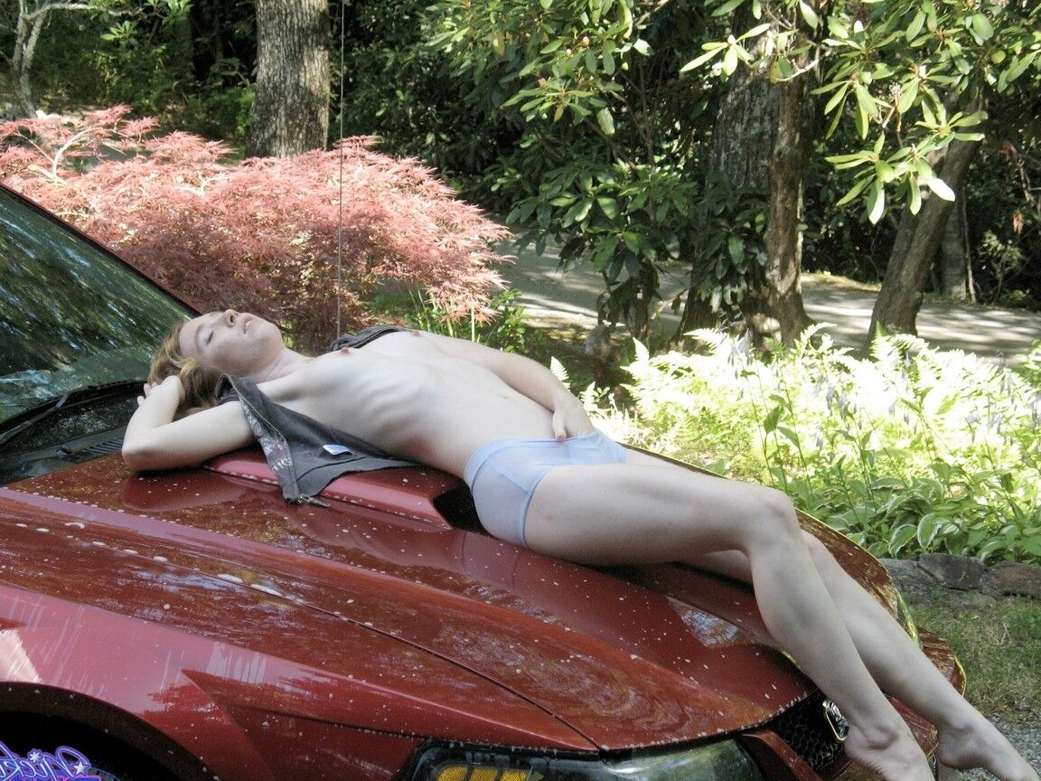 15P I am washing my Old Car It is a 04 Red Mustang I traded it Car Wash