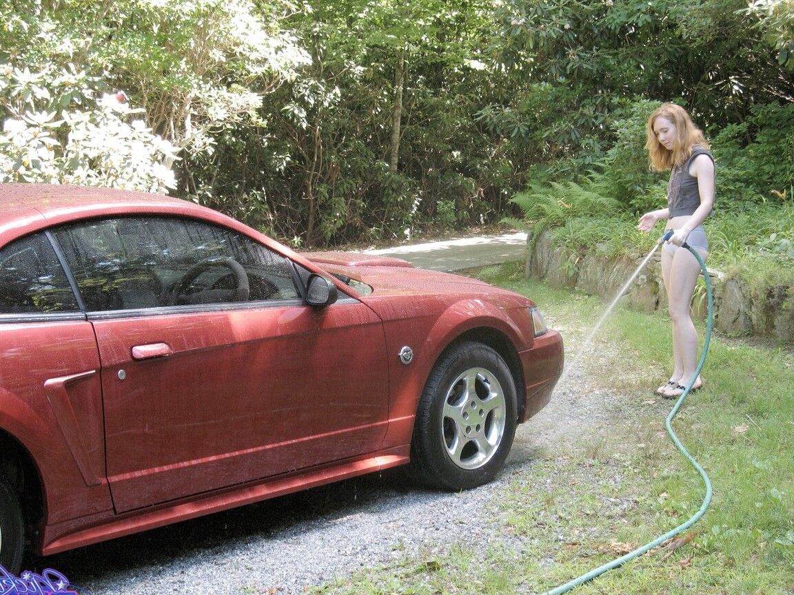 15P I am washing my Old Car It is a 04 Red Mustang I traded it Car Wash