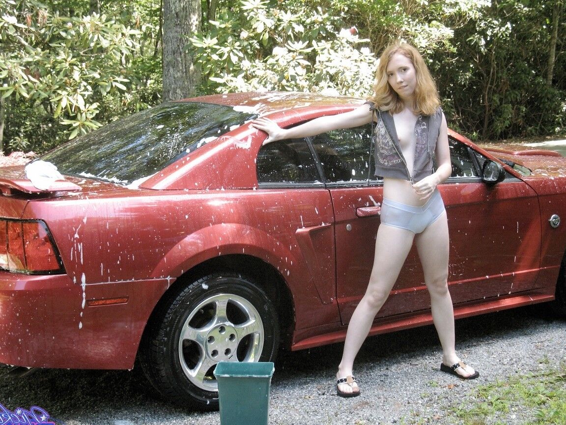 15P I am washing my Old Car It is a 04 Red Mustang I traded it Car Wash