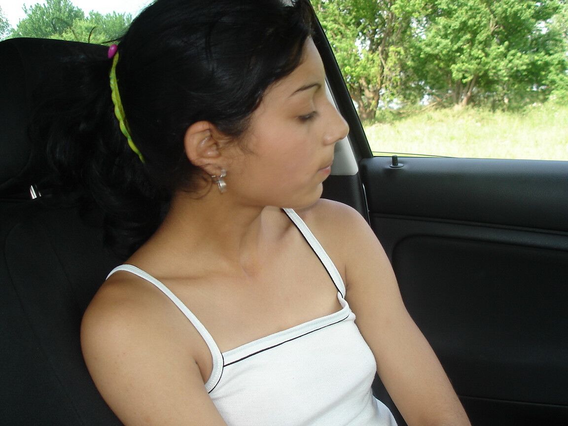 20P Indian Sex Lounge Adolescente Anshika En El Coche 2