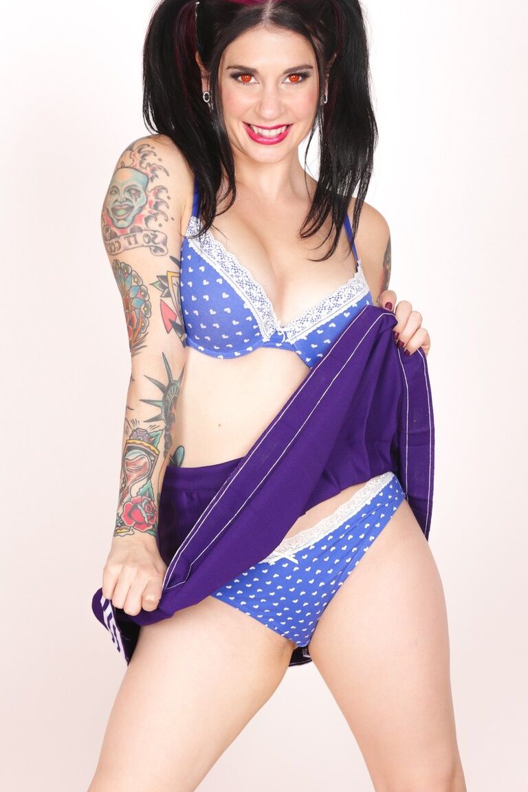 15P Joanna Angel Gata Amadora