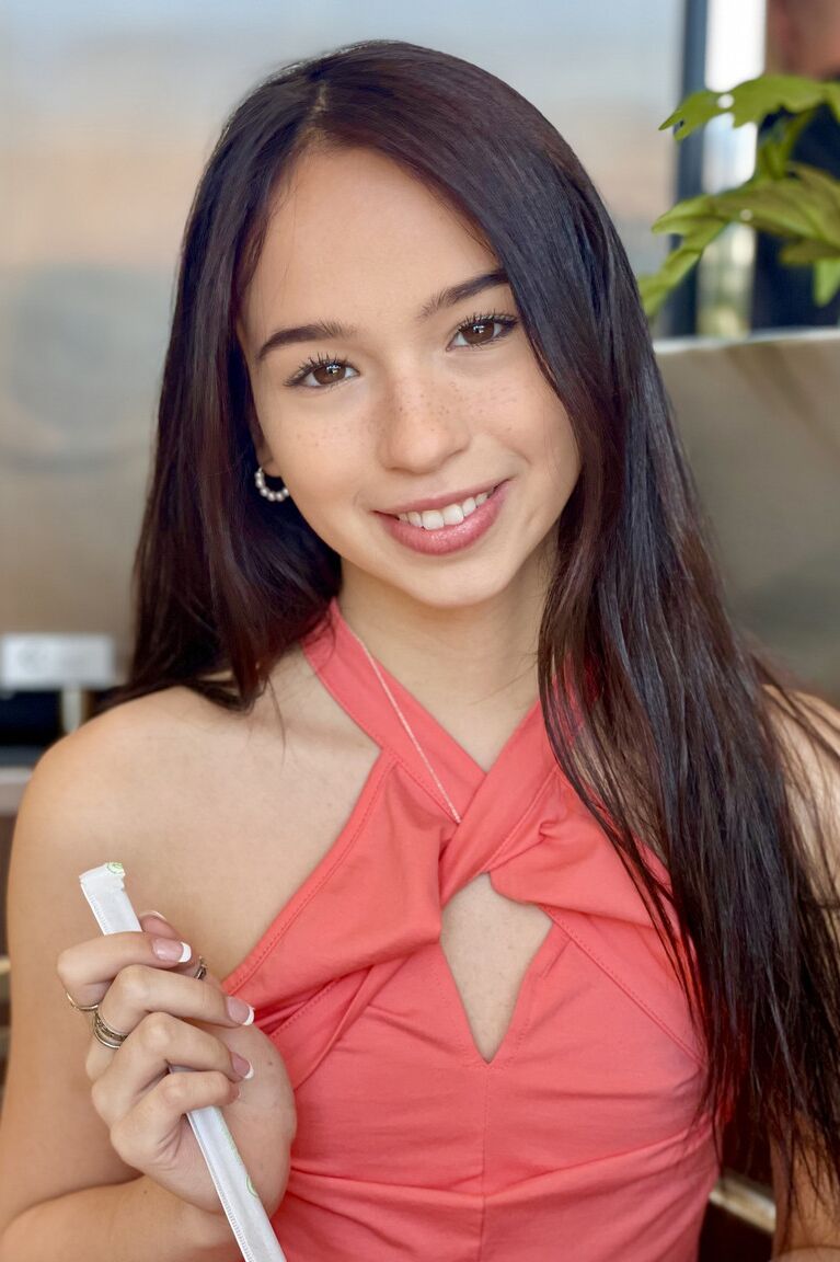 21P FTV Meninas Dakota