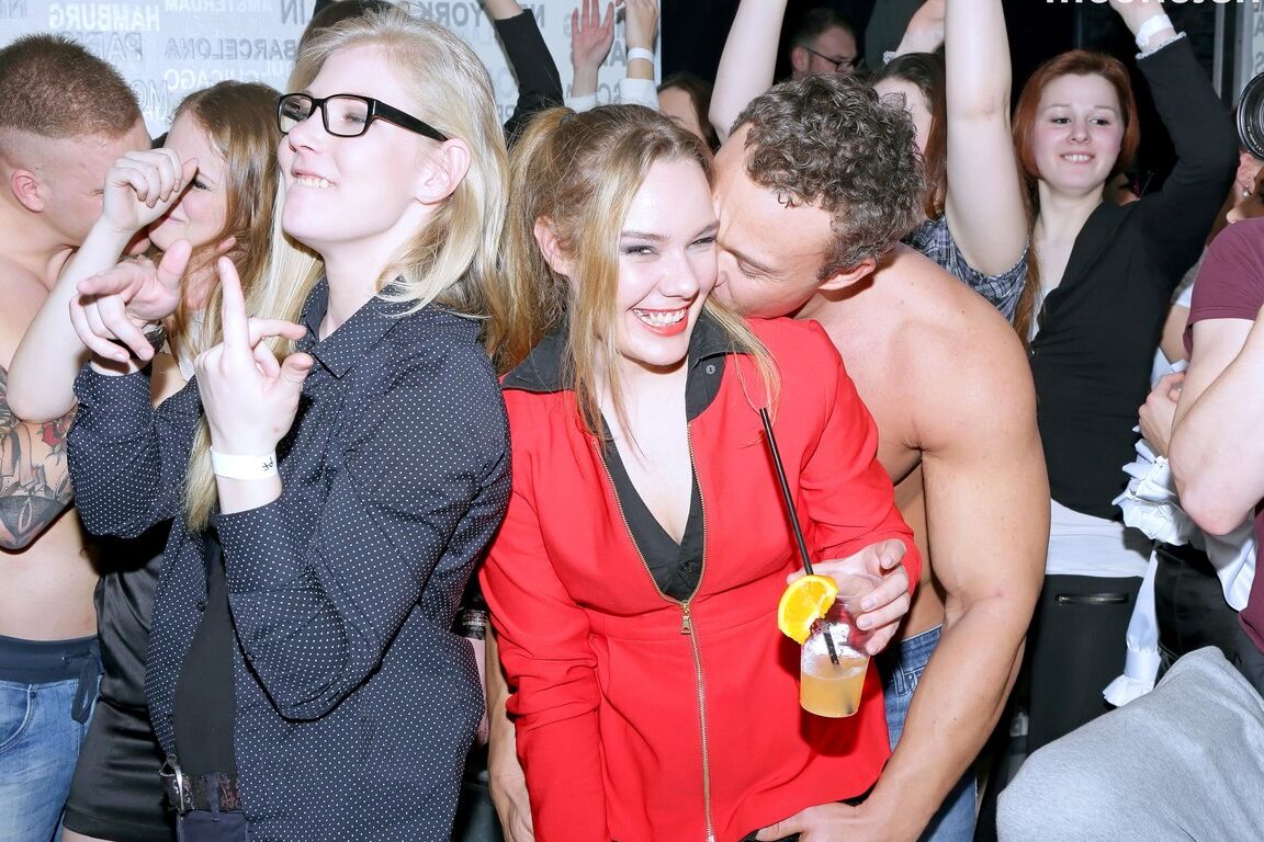 15P Wild and crazy party going chicks suck on hard dick's of male strippers