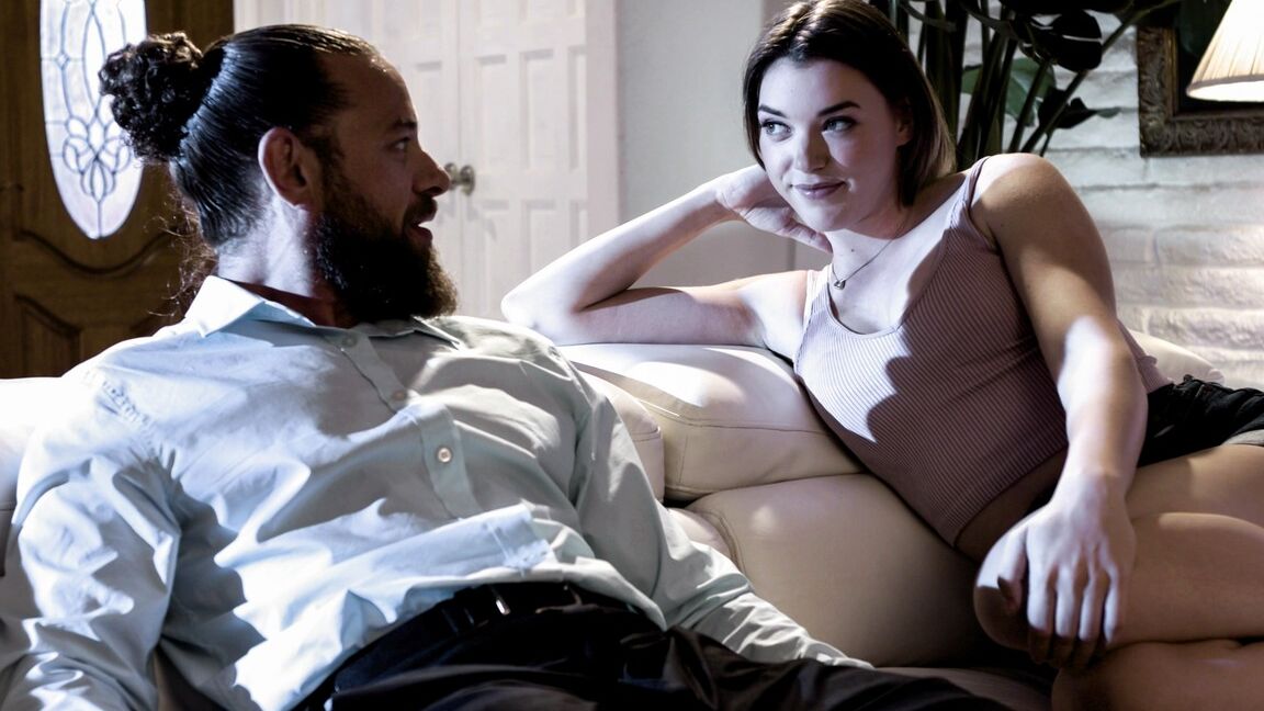 15P Die dunkelhaarige Teenagerin Anny Aurora hat Sex mit dem Freund ihrer Mutter