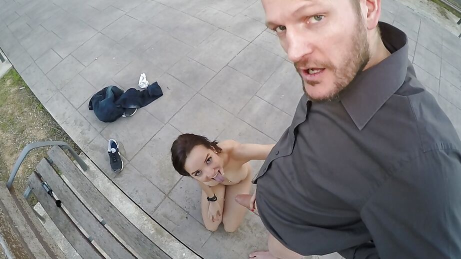 Francys Belle, une MILF latina 16P, se fait sodomiser après avoir léché un sac de noix en plein air.