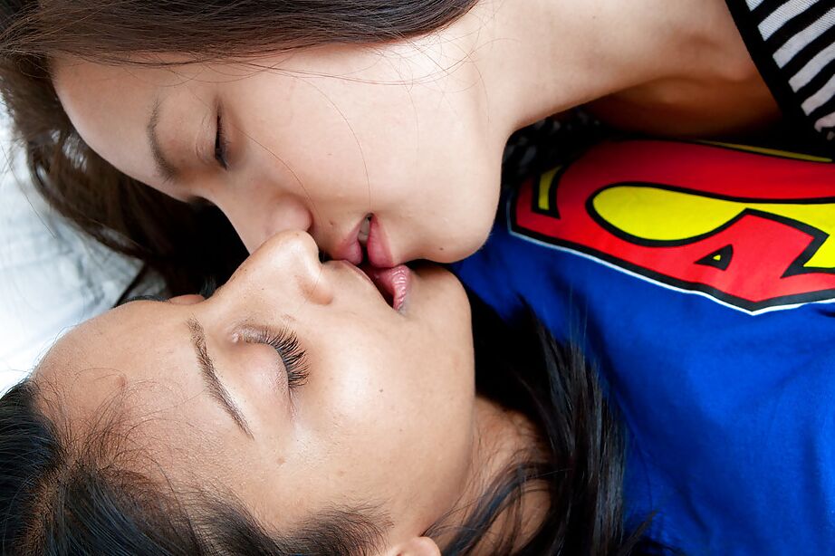 16P Adolescents indiens mignons ayant des relations sexuelles entre filles pour la première fois devant une caméra