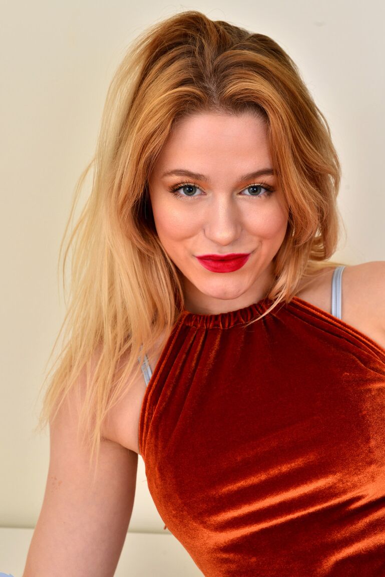 21P Nubiles Darcy Rosa