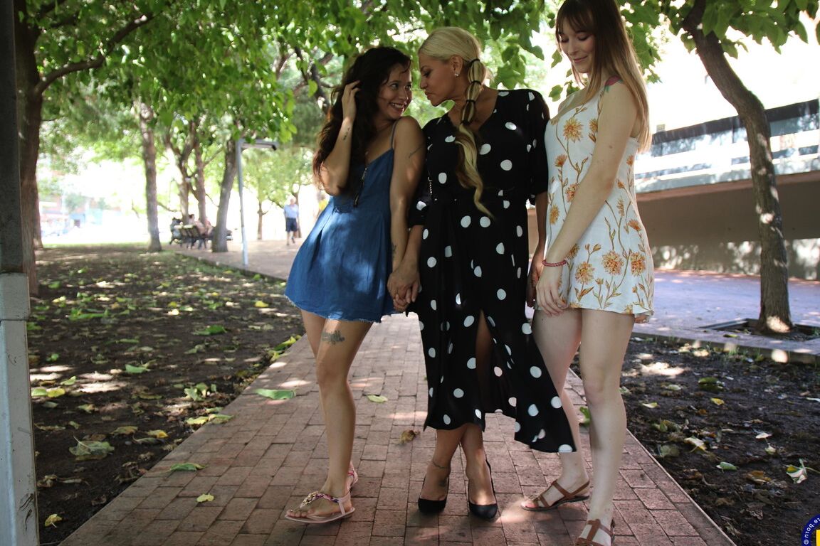 21P 成熟した NL Alexa Blun、Denise Ahlm、Jade Presley