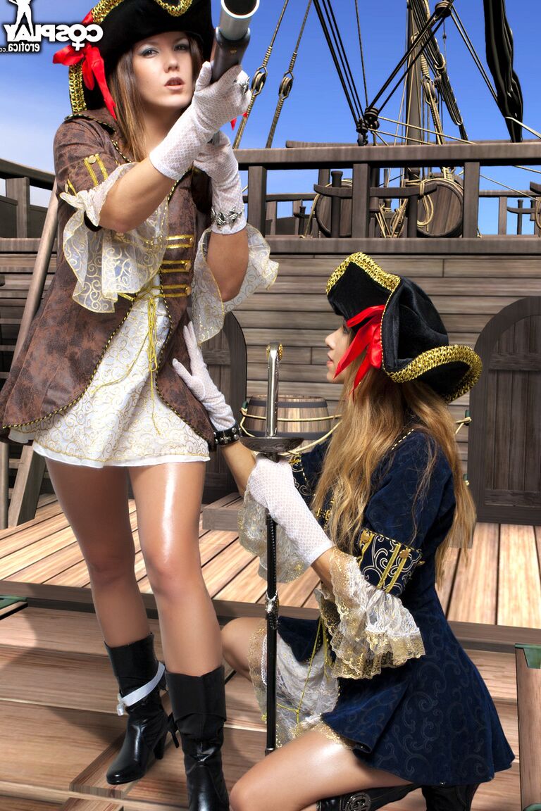 12P Cosplay Erótica Piratas de lesbos cosplay nu