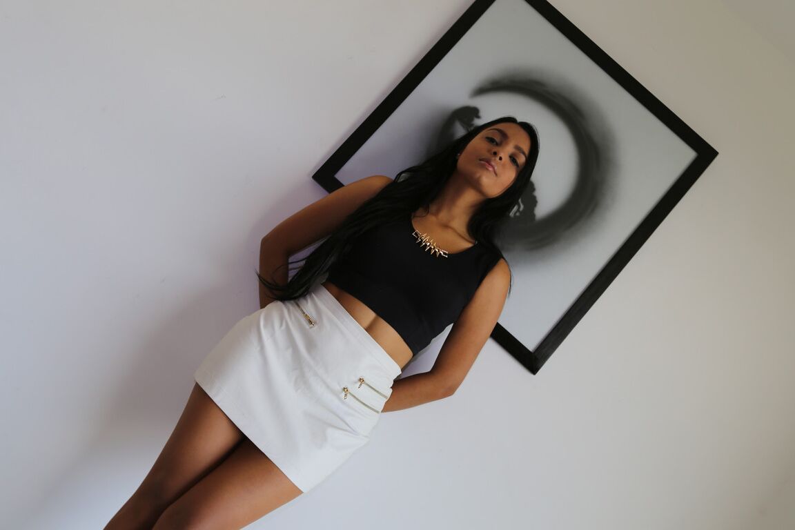 21P La superbe Latina Valery Santos se déshabille et fait l'amour au casting