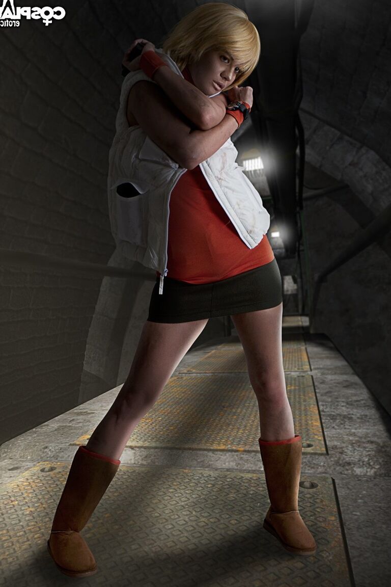 12P Heather Mason Silent Hill 3 cosplay nu