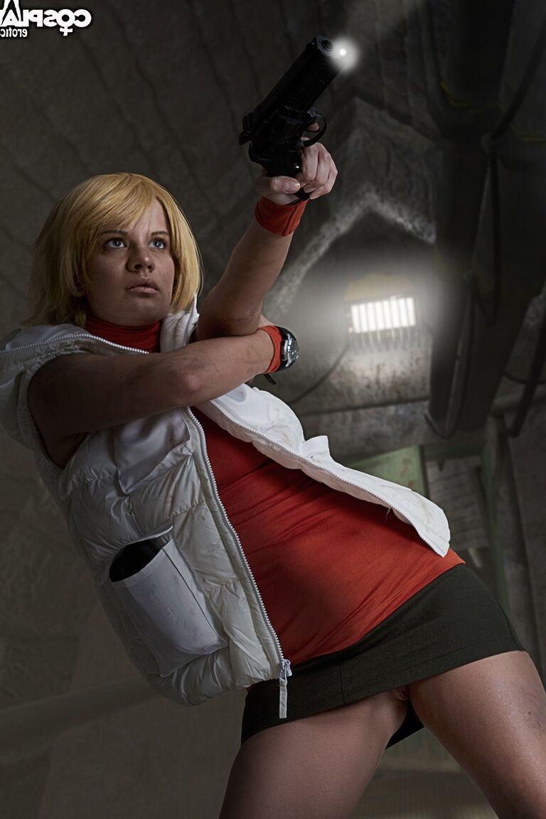 12P Heather Mason Silent Hill 3 cosplay nu