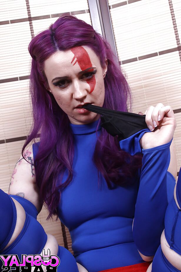 16P Solo girl Vellocet struts in cosplay uniform before spreading pussy