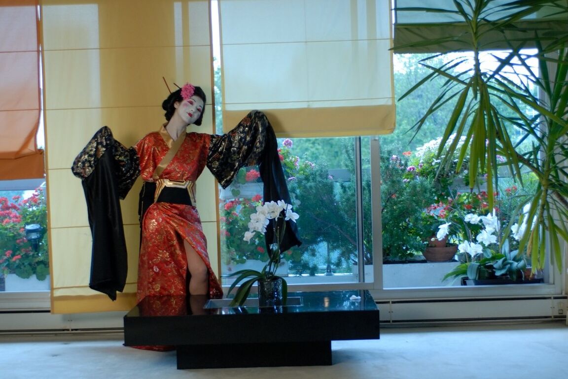 16P Solo model Tanika exposes her underwear while sporting Geisha attire
