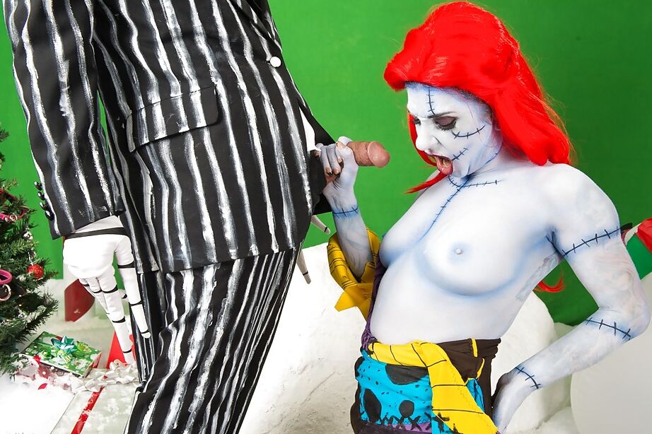 16P A garota amadora Joanna Angel e o cara usam roupas de cosplay assustadoras antes de foder