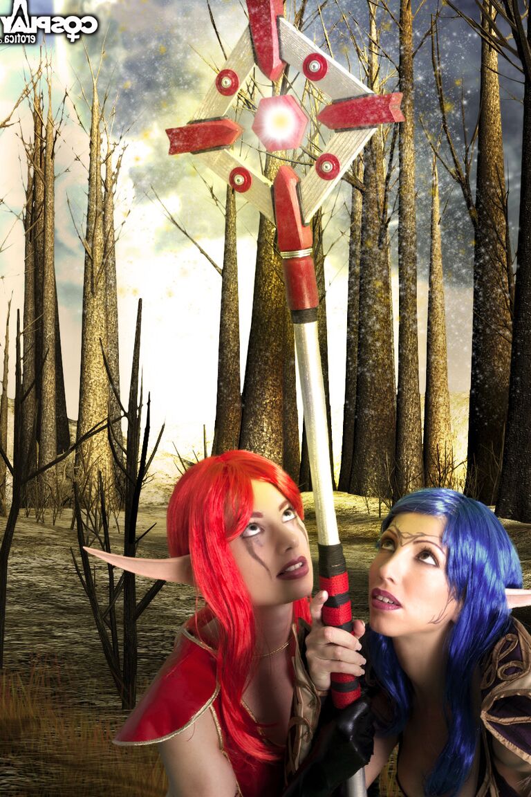 12P Elfo de la noche vs elfo de sangre World of Warcraft cosplay desnudo