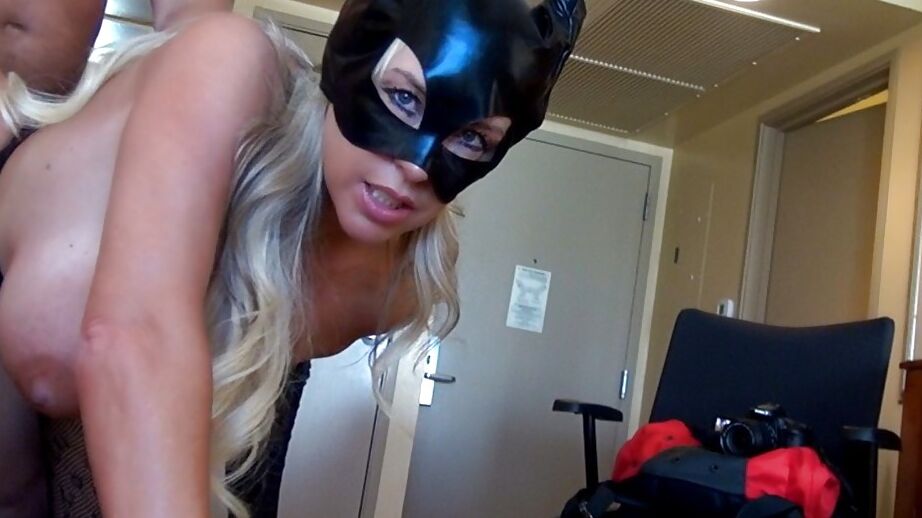 16P Masked wifey gives head and gets screwed for creamy jizz on her tongue