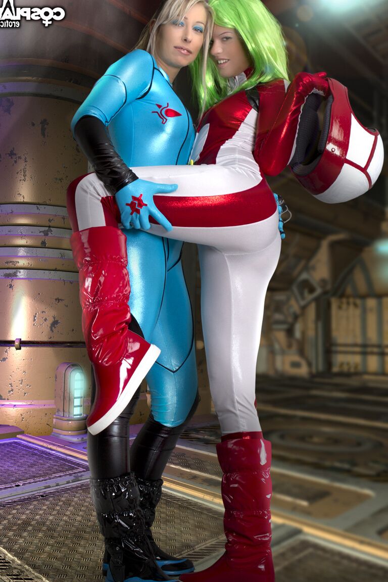 12P Miriya Robotech vs. Zero Samus Aran nacktes Cosplay