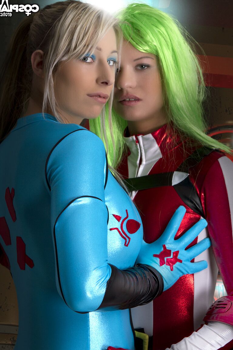 12P Miriya Robotech vs. Zero Samus Aran nacktes Cosplay