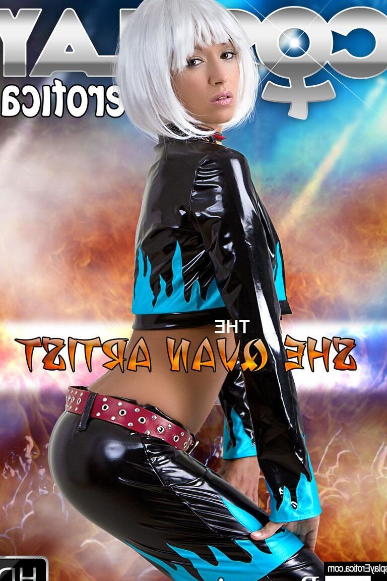 12P Christie, cosplay nu de Dead Or Alive