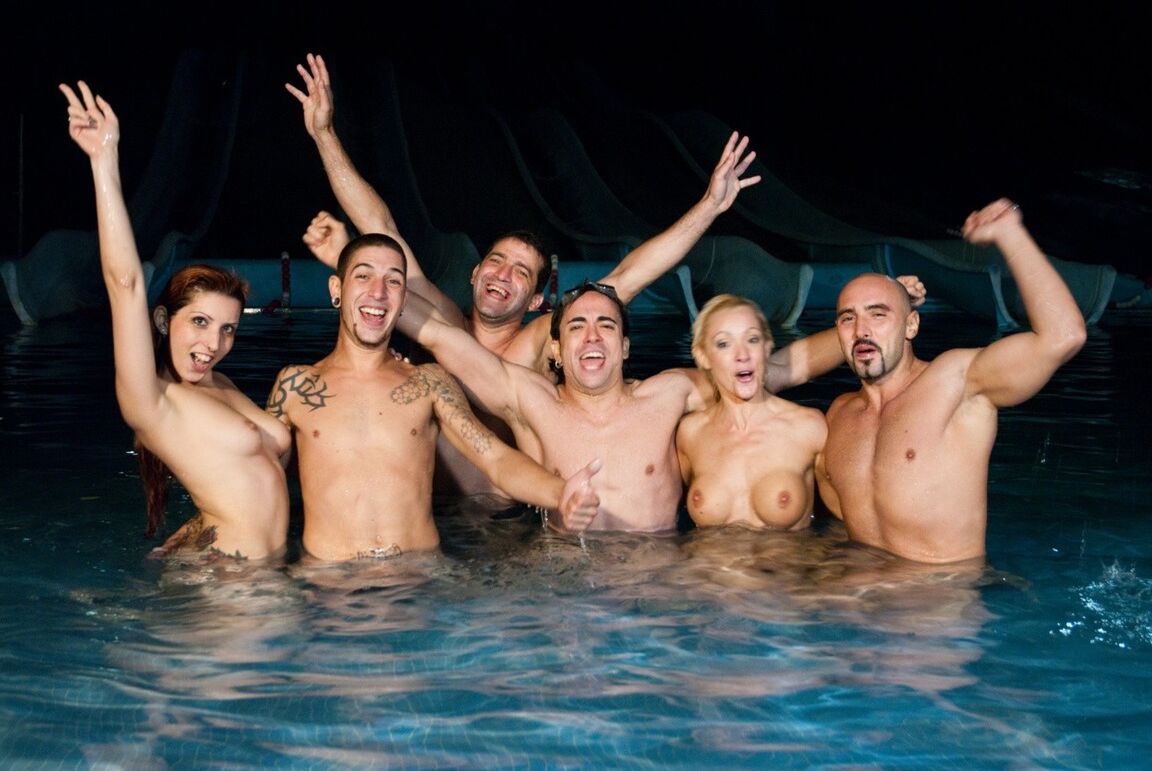 21P Salacious babes with amazing curves enjoy a group fuck poolside