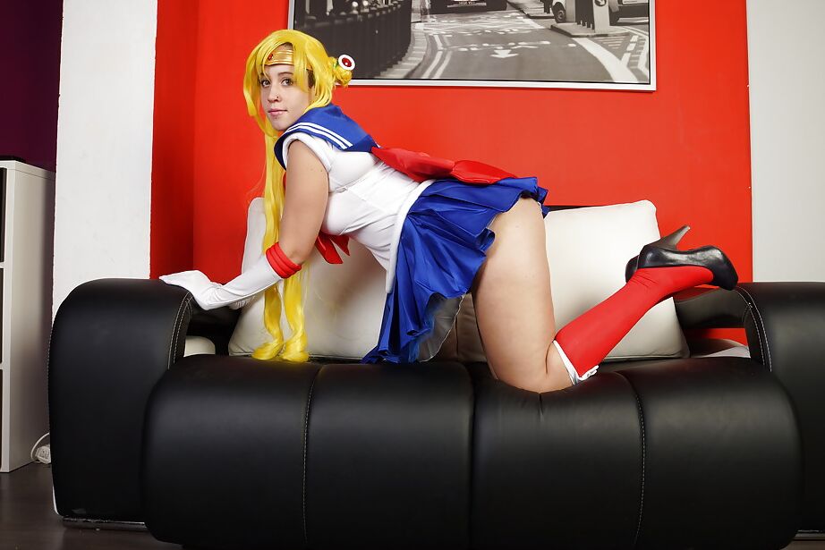 16P Lilyan loves masturbating in her wonderful cosplay uniform
