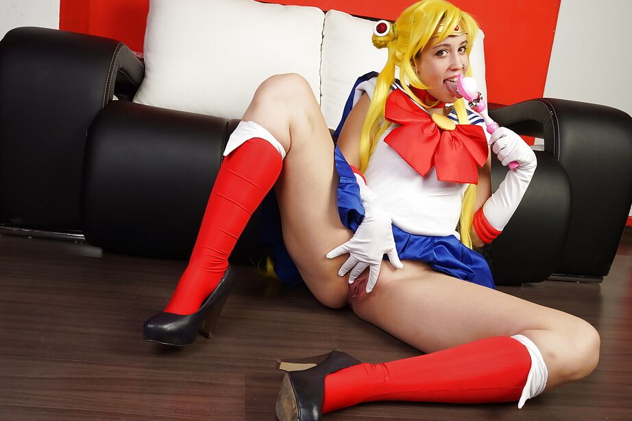 16P Lilyan loves masturbating in her wonderful cosplay uniform