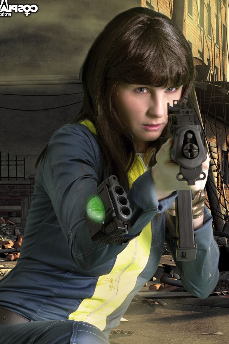 12P Vault Dweller Fallout 3 Vault 101 nude cosplay