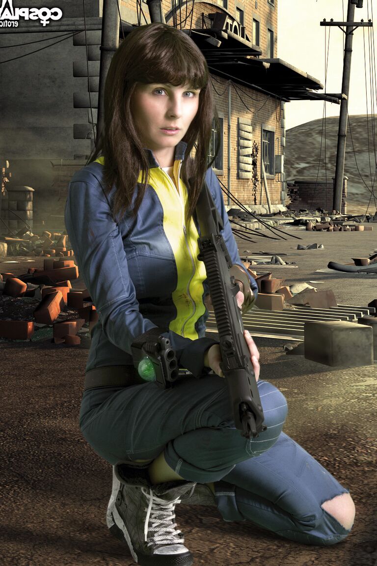 12P Vault Dweller Fallout 3 Vault 101 nude cosplay
