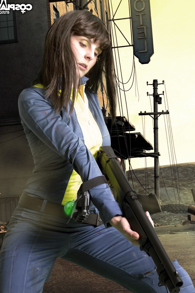 12P Vault Dweller Fallout 3 Vault 101 nude cosplay