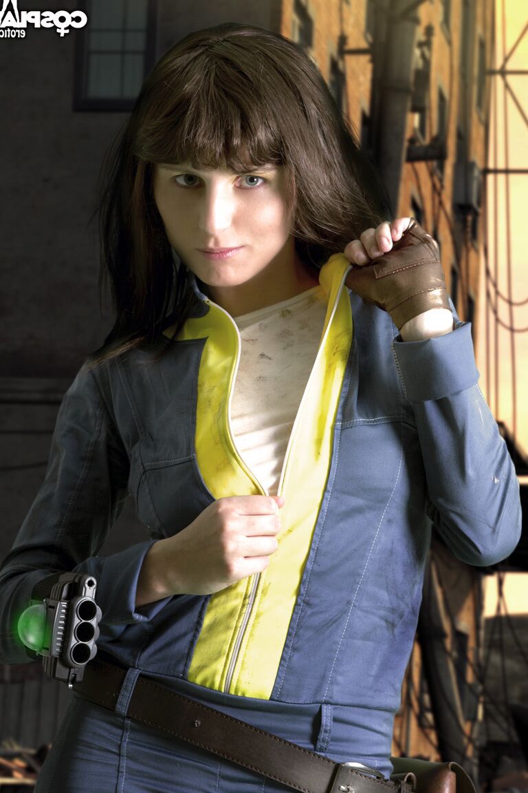 12P Vault Dweller Fallout 3 Vault 101 nude cosplay