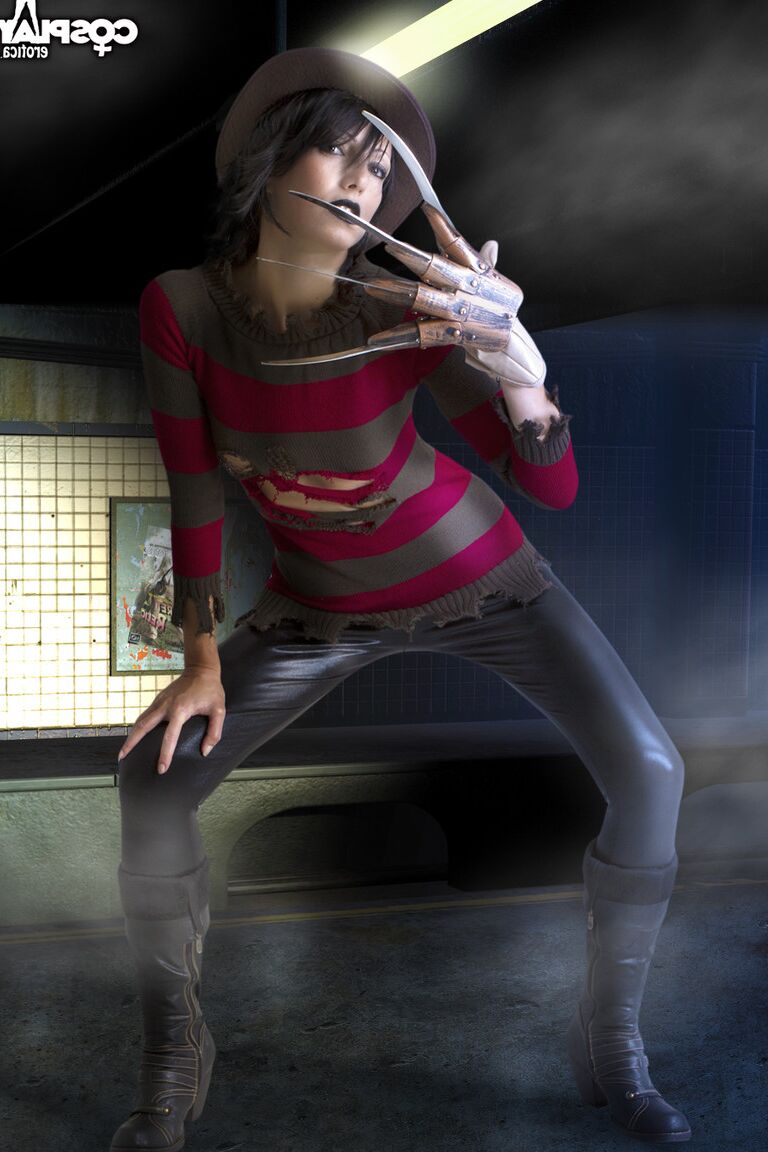 12P Angela Nightmare On Sex Street nacktes Cosplay