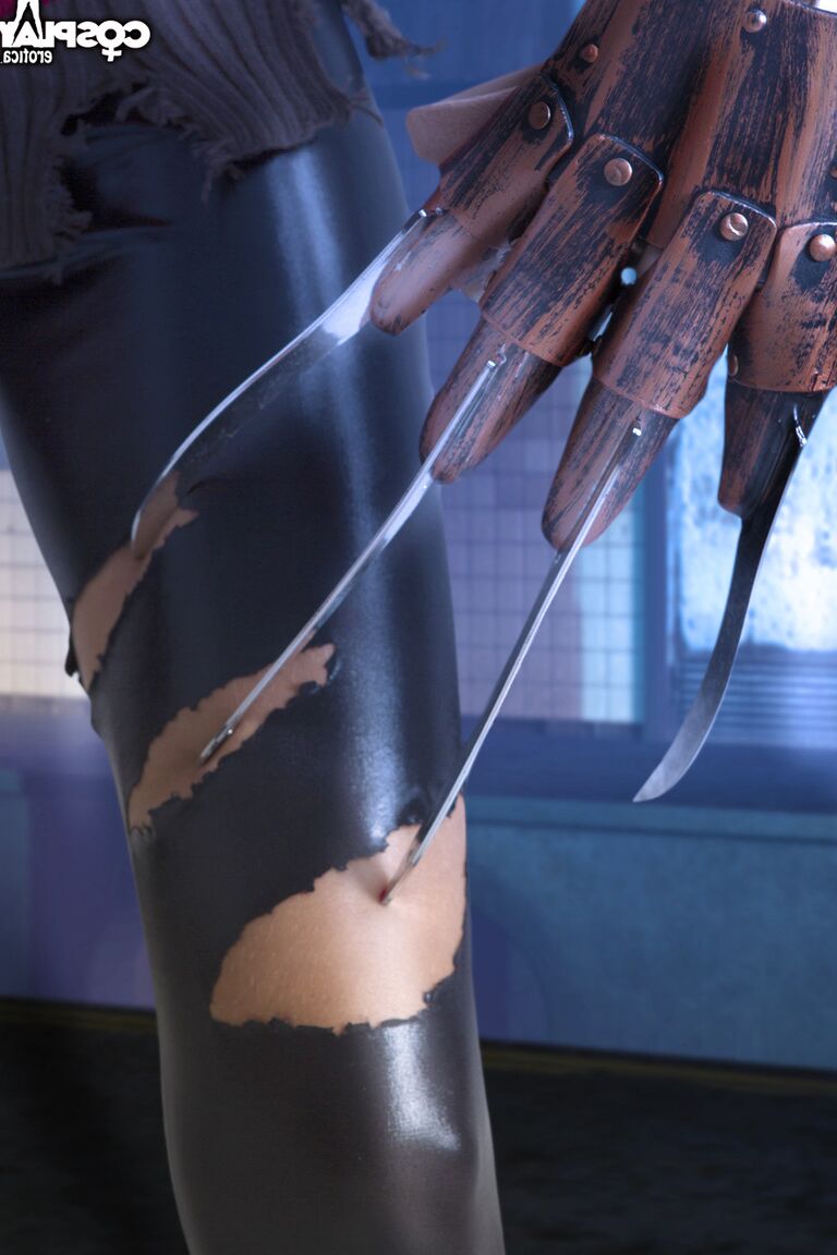 12P Angela Nightmare On Sex Street nacktes Cosplay
