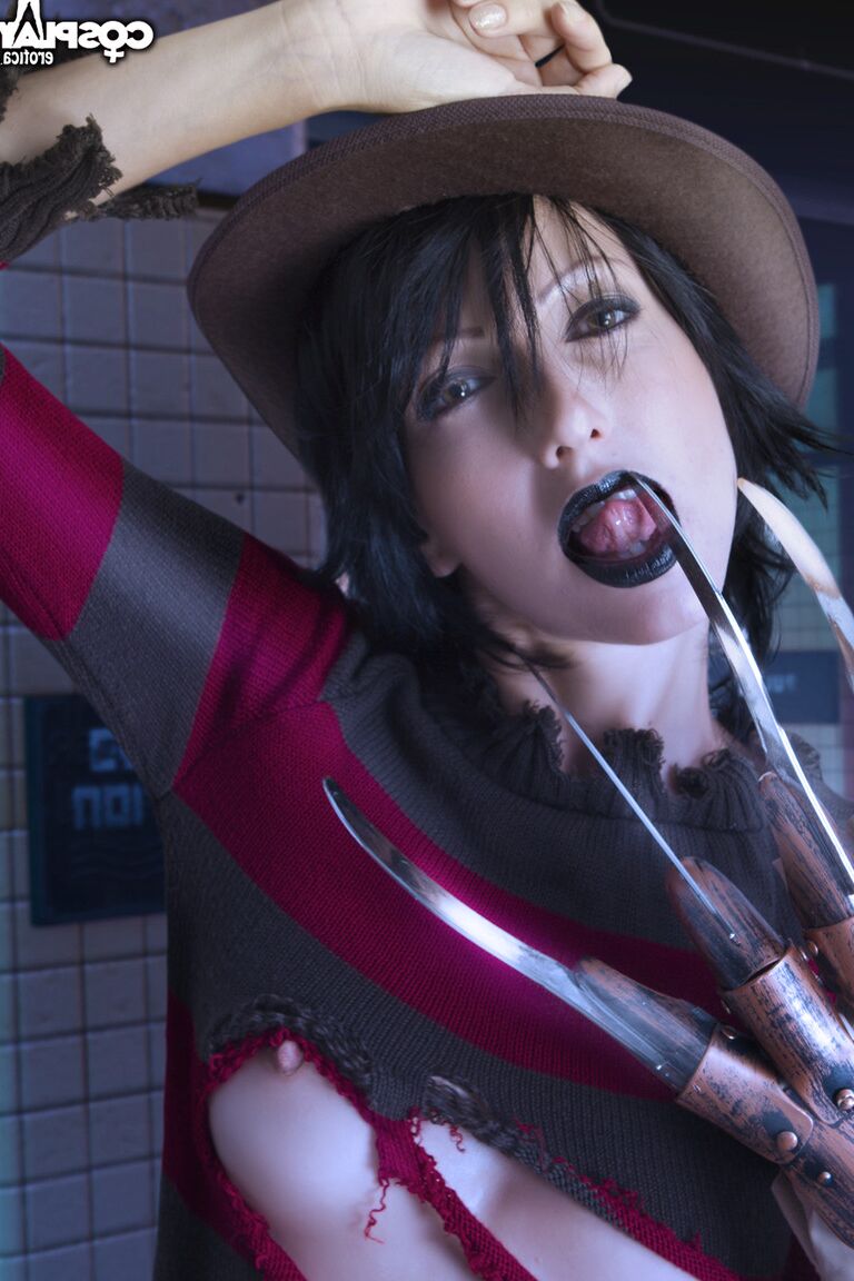 12P Angela Nightmare On Sex Street nacktes Cosplay