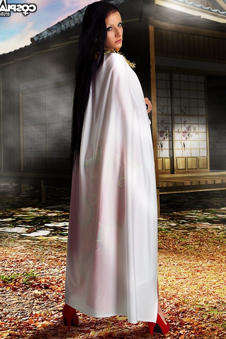 12P Cosplay Erotica Boa Hancoc One Piece cosplay nu