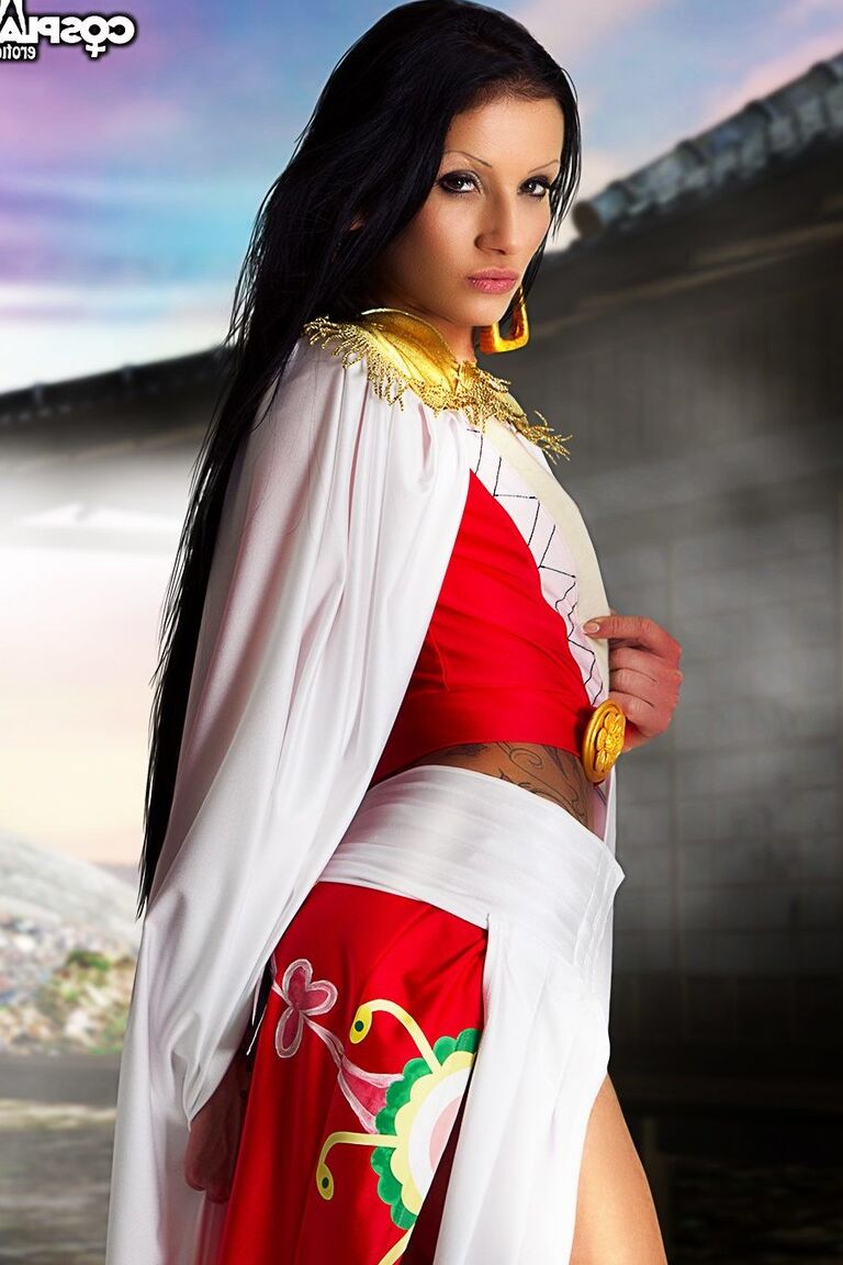 12P Cosplay Erotica Boa Hancoc One Piece cosplay nu