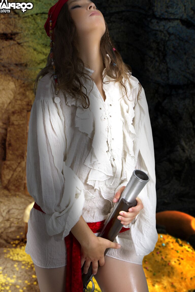 12P Stacy in Hidden Trasure nude cosplay