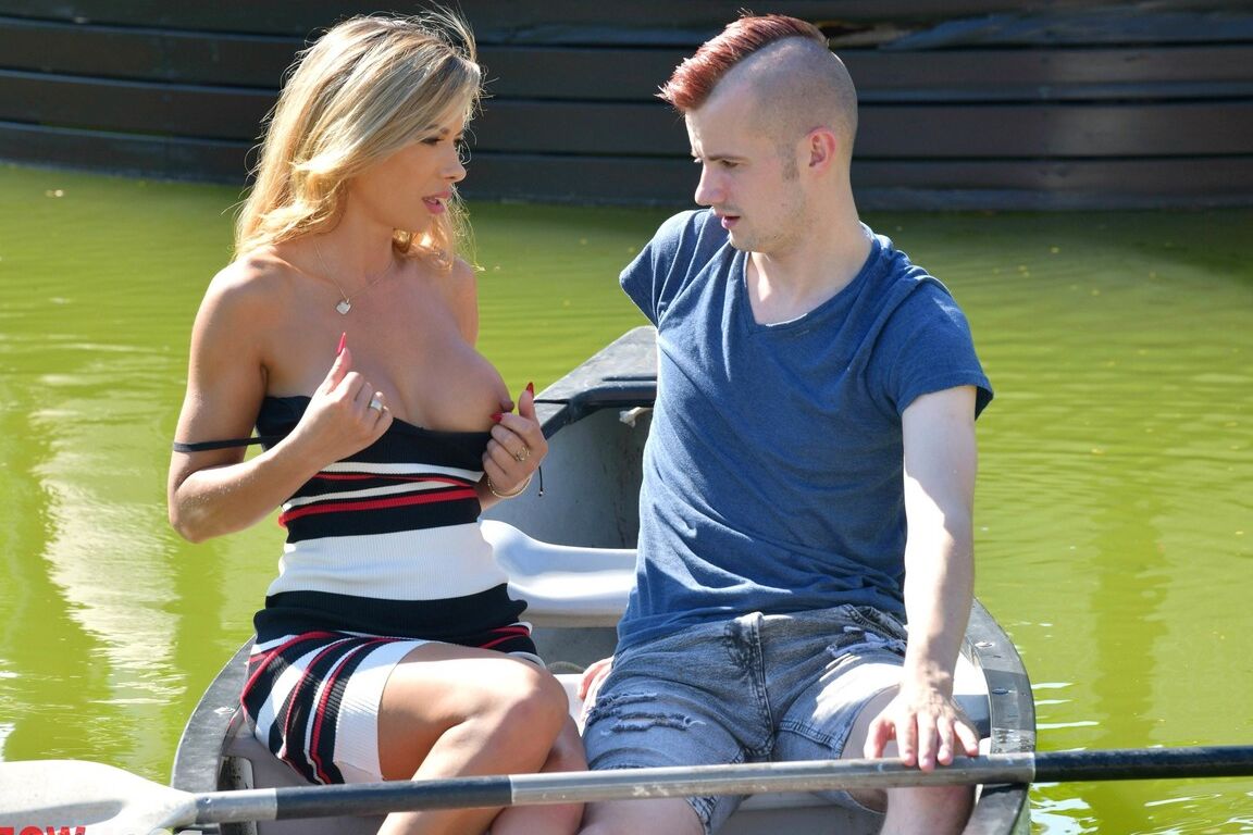 21P Mundo Pornô Shalina Devine, Kitana Lure