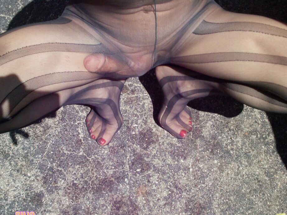 16P Crossdressers magnifiques avec leurs bites dures et leur belle lingerie