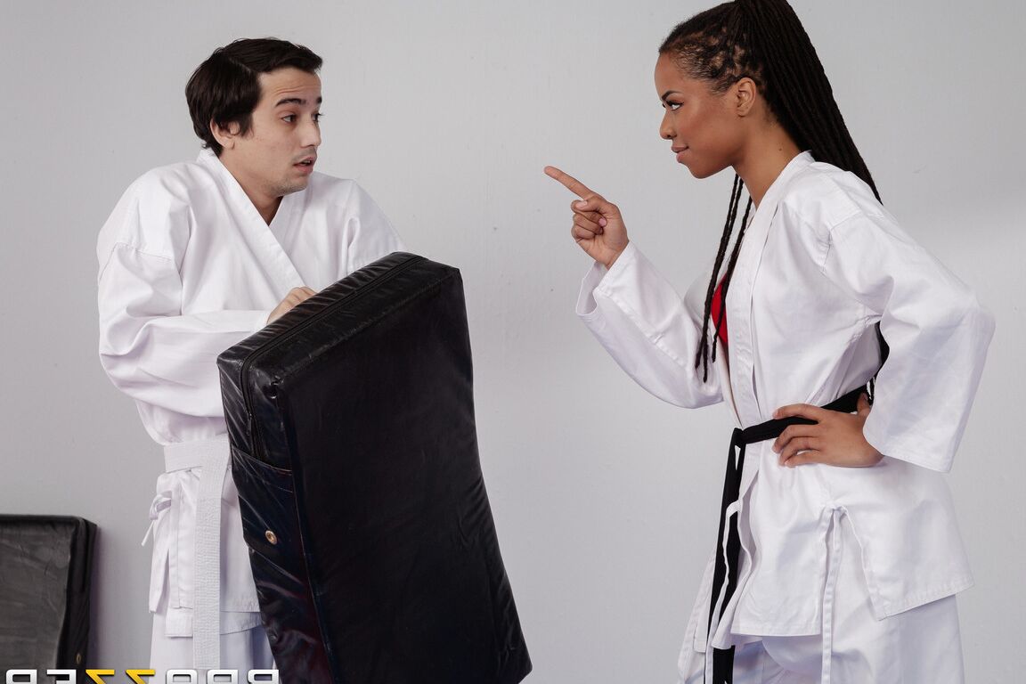 21P Brazzers Network Kira Noir